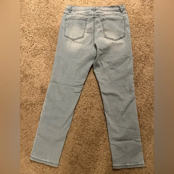 Never Been Worn-DG2 by Diane Gilman Light Blue Embroidered Jeans - Picture 6 of 9